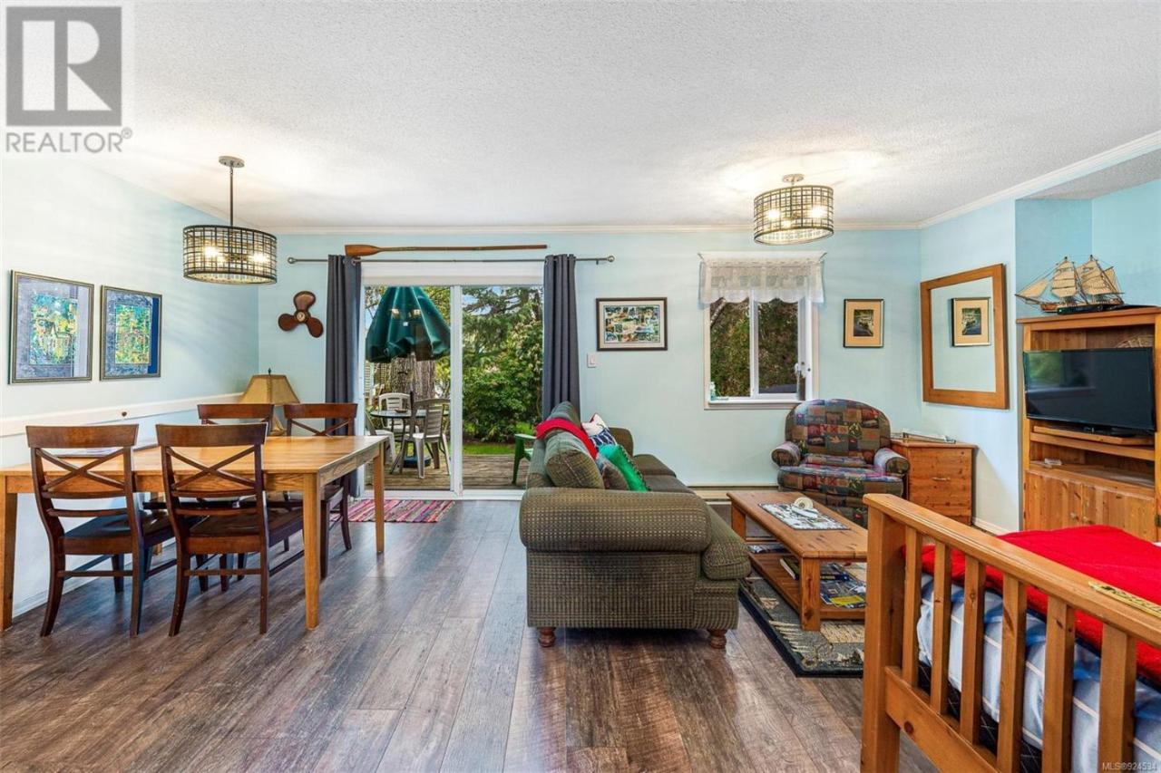 Salty Towers Ocean Front Cottages Sooke Chambre photo