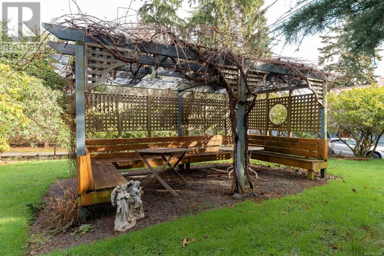 Salty Towers Ocean Front Cottages Sooke Extérieur photo