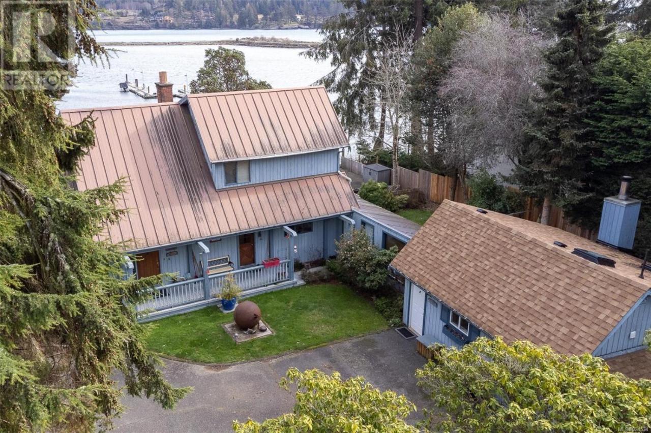 Salty Towers Ocean Front Cottages Sooke Extérieur photo