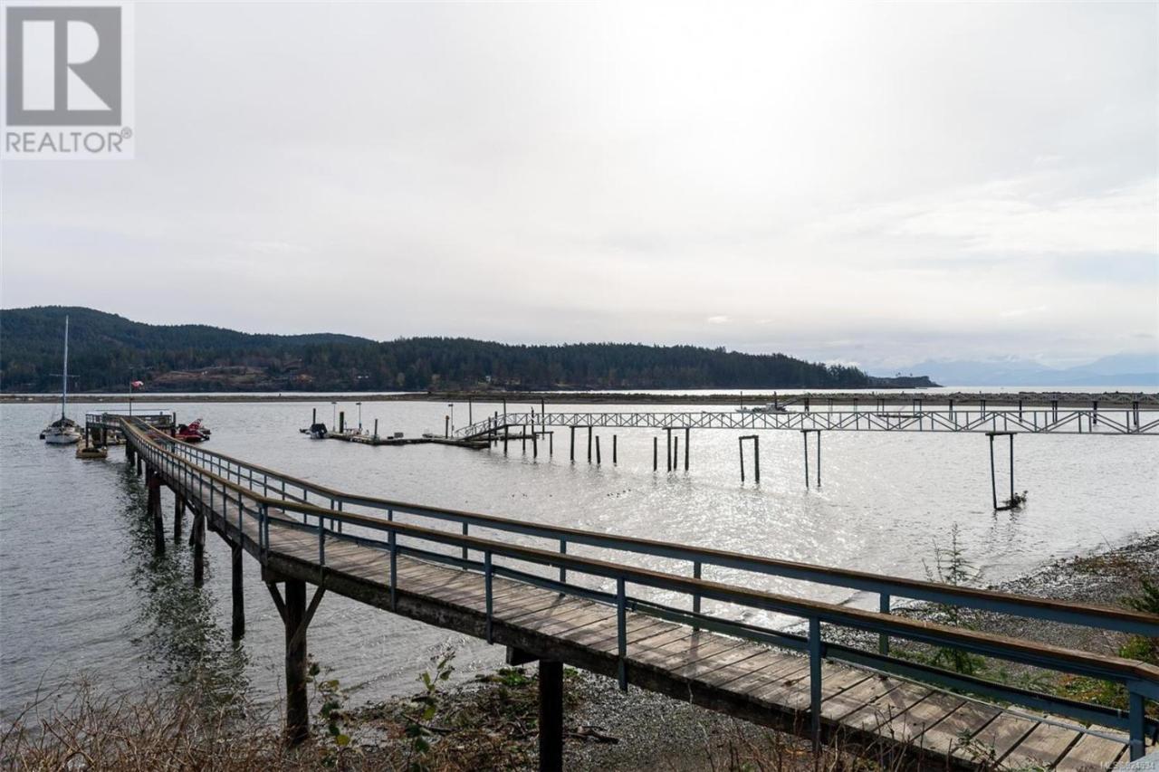 Salty Towers Ocean Front Cottages Sooke Extérieur photo