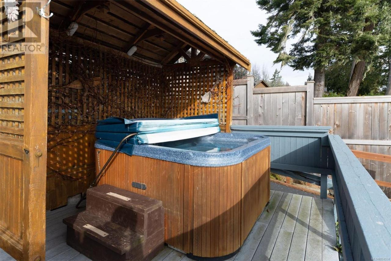 Salty Towers Ocean Front Cottages Sooke Extérieur photo