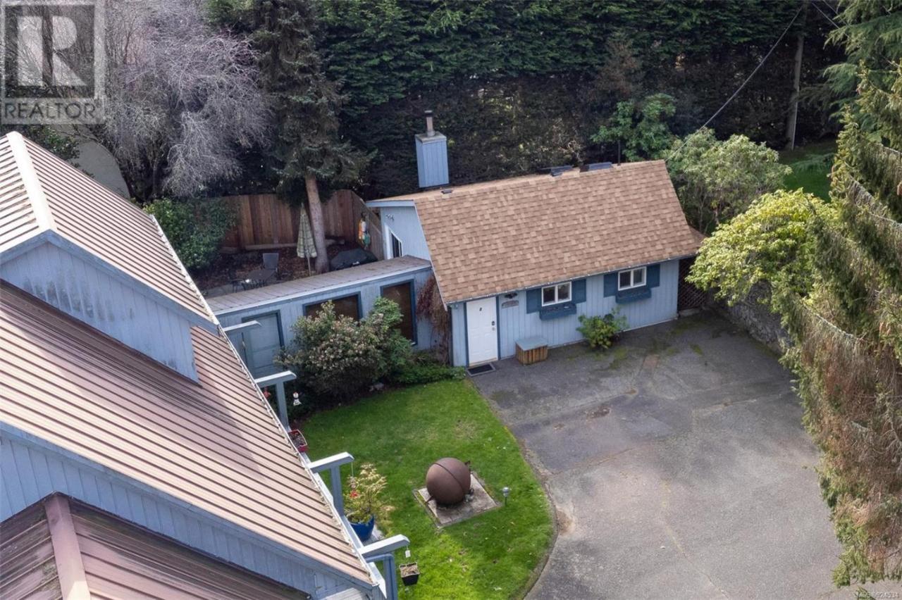 Salty Towers Ocean Front Cottages Sooke Extérieur photo
