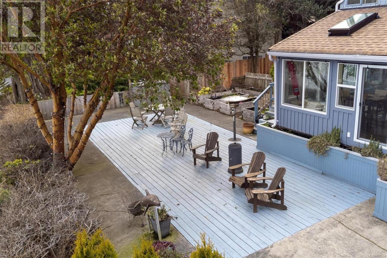Salty Towers Ocean Front Cottages Sooke Extérieur photo