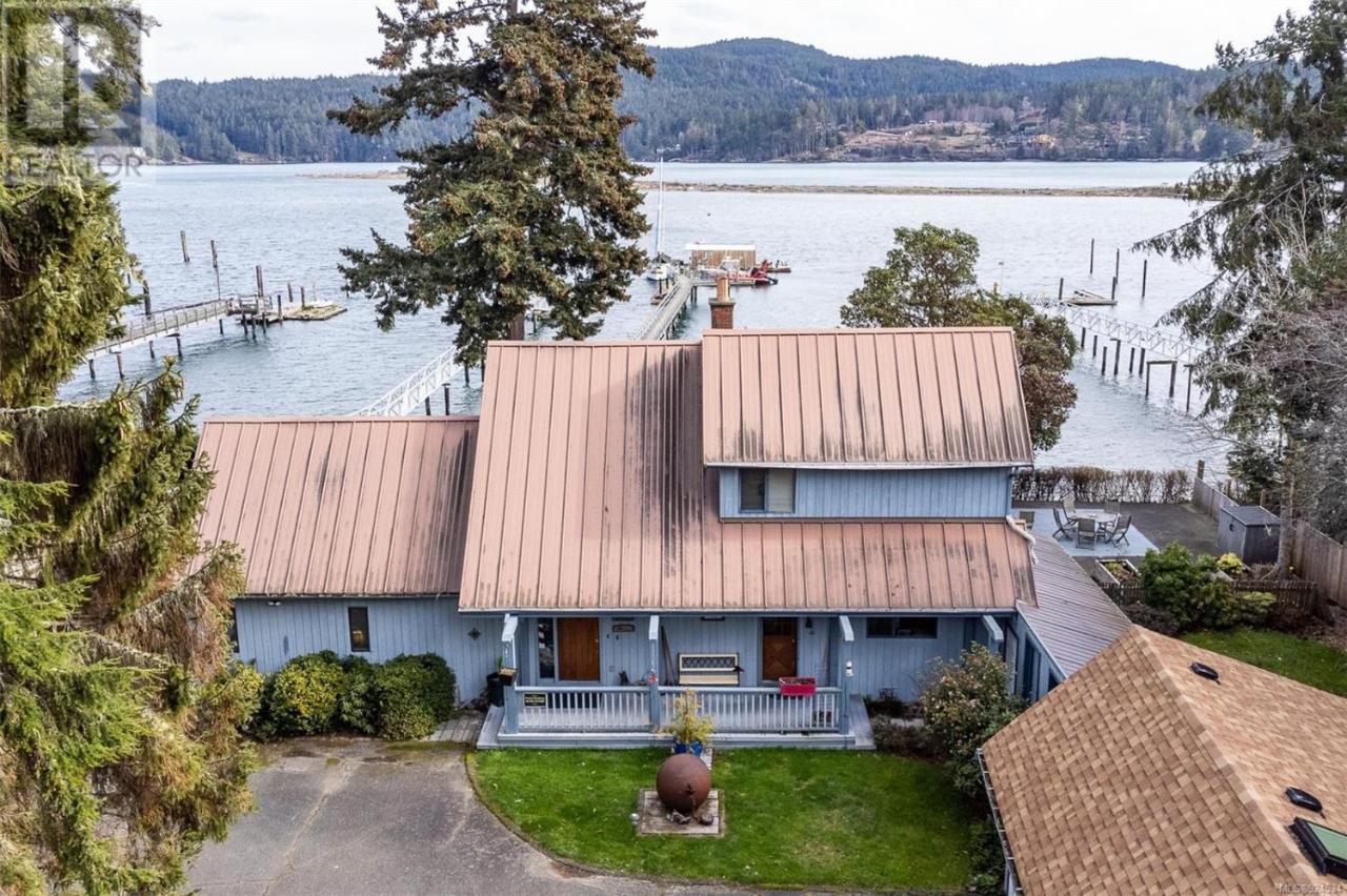 Salty Towers Ocean Front Cottages Sooke Extérieur photo