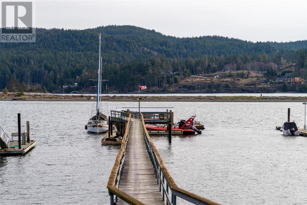 Salty Towers Ocean Front Cottages Sooke Extérieur photo