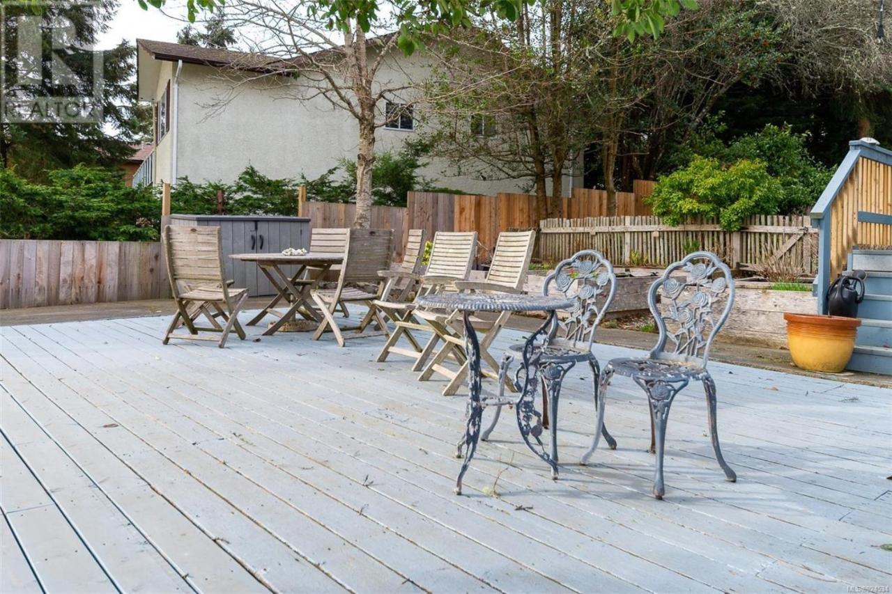 Salty Towers Ocean Front Cottages Sooke Extérieur photo