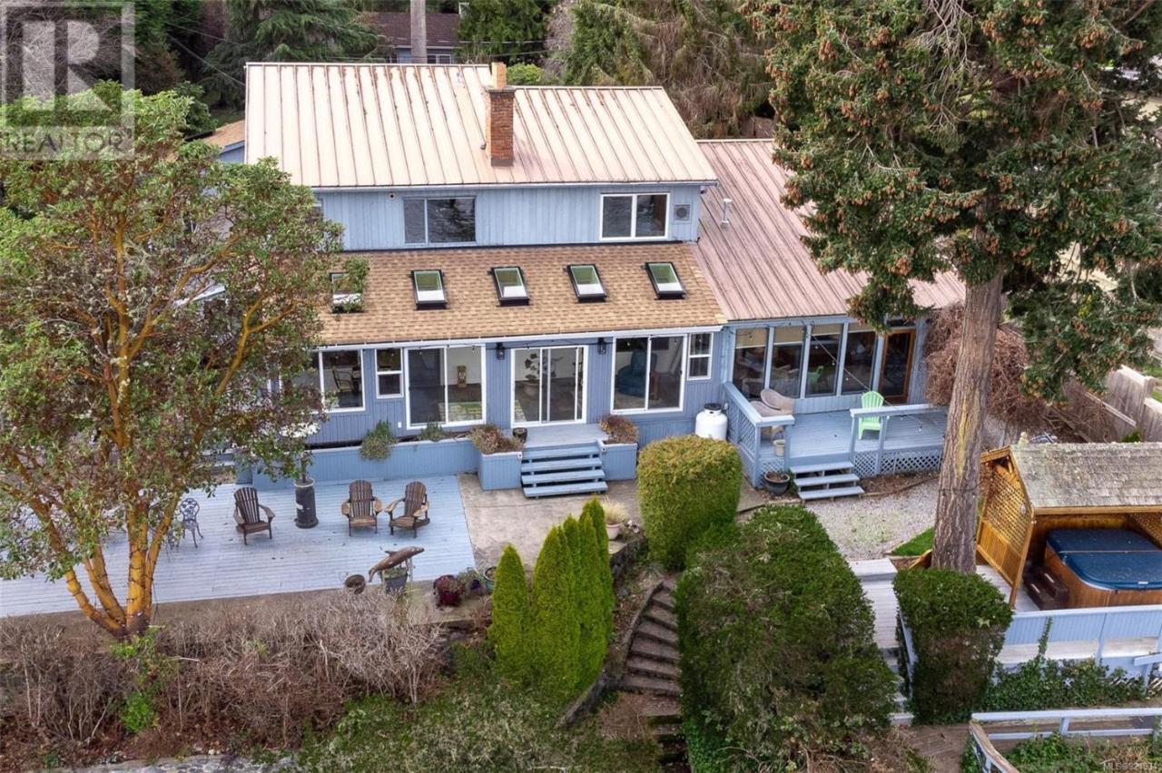 Salty Towers Ocean Front Cottages Sooke Extérieur photo