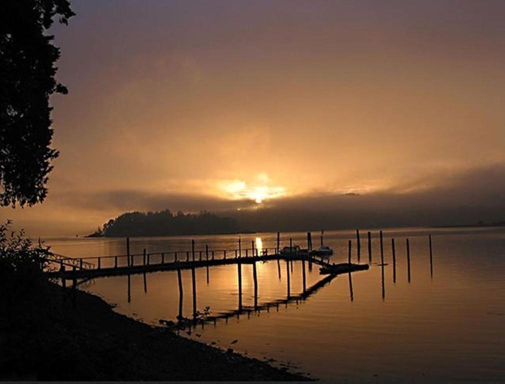 Salty Towers Ocean Front Cottages Sooke Extérieur photo